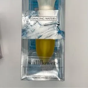 Bath & Body Works | Bath | Bnib Bbw Wallflower Pluggable Diffuser Set ...
